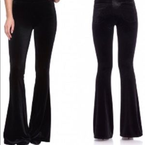 Blank NYC velvet flare leg in black